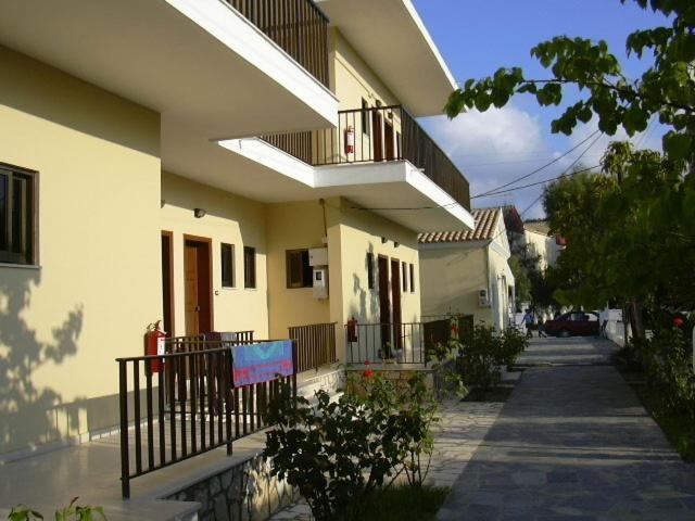 סידריון The 3 Little Pigs Apartments מראה חיצוני תמונה